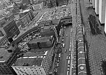 Merchandise Mart ledge   -   Chicago, 1982   -   Kodak Tri-X black & white 35mm film